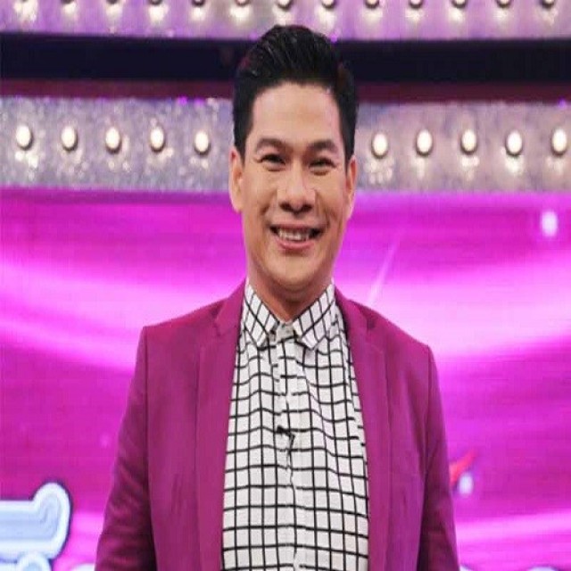 นุ้ย เชิญยิ้ม