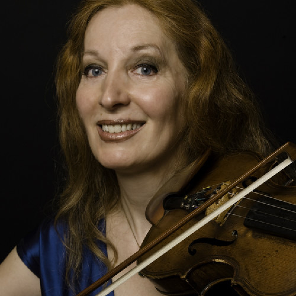Elmira Darvarova