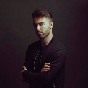 Renn ดาวน์โหลดและฟังเพลงฮิตจาก Renn