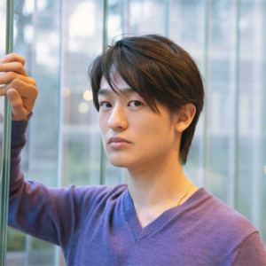 Hiroya Ozaki ดาวน์โหลดและฟังเพลงฮิตจาก Hiroya Ozaki