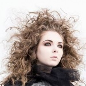 Maisy Kay ดาวน์โหลดและฟังเพลงฮิตจาก Maisy Kay