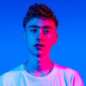 Olly Alexander ดาวน์โหลดและฟังเพลงฮิตจาก Olly Alexander