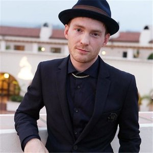 Trevor Wesley ดาวน์โหลดและฟังเพลงฮิตจาก Trevor Wesley