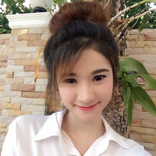 ยิ้ม สุทธิดา