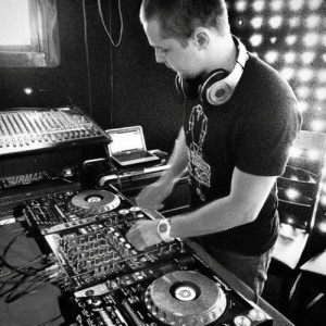 Stan Arwell ดาวน์โหลดและฟังเพลงฮิตจาก Stan Arwell