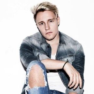 Chris Crone ดาวน์โหลดและฟังเพลงฮิตจาก Chris Crone