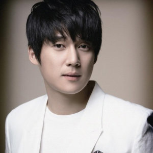 송창의 ดาวน์โหลดและฟังเพลงฮิตจาก 송창의