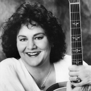 Sarah Elizabeth Campbell ดาวน์โหลดและฟังเพลงฮิตจาก Sarah Elizabeth Campbell