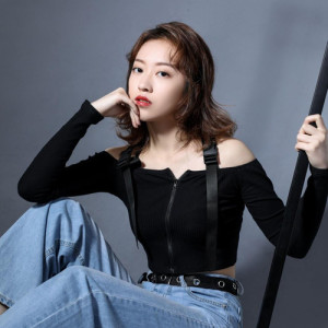 刘雨蒙 ดาวน์โหลดและฟังเพลงฮิตจาก 刘雨蒙
