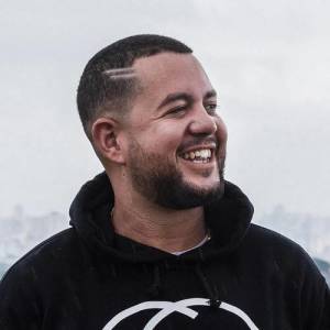 Arnaldo Tifu ดาวน์โหลดและฟังเพลงฮิตจาก Arnaldo Tifu
