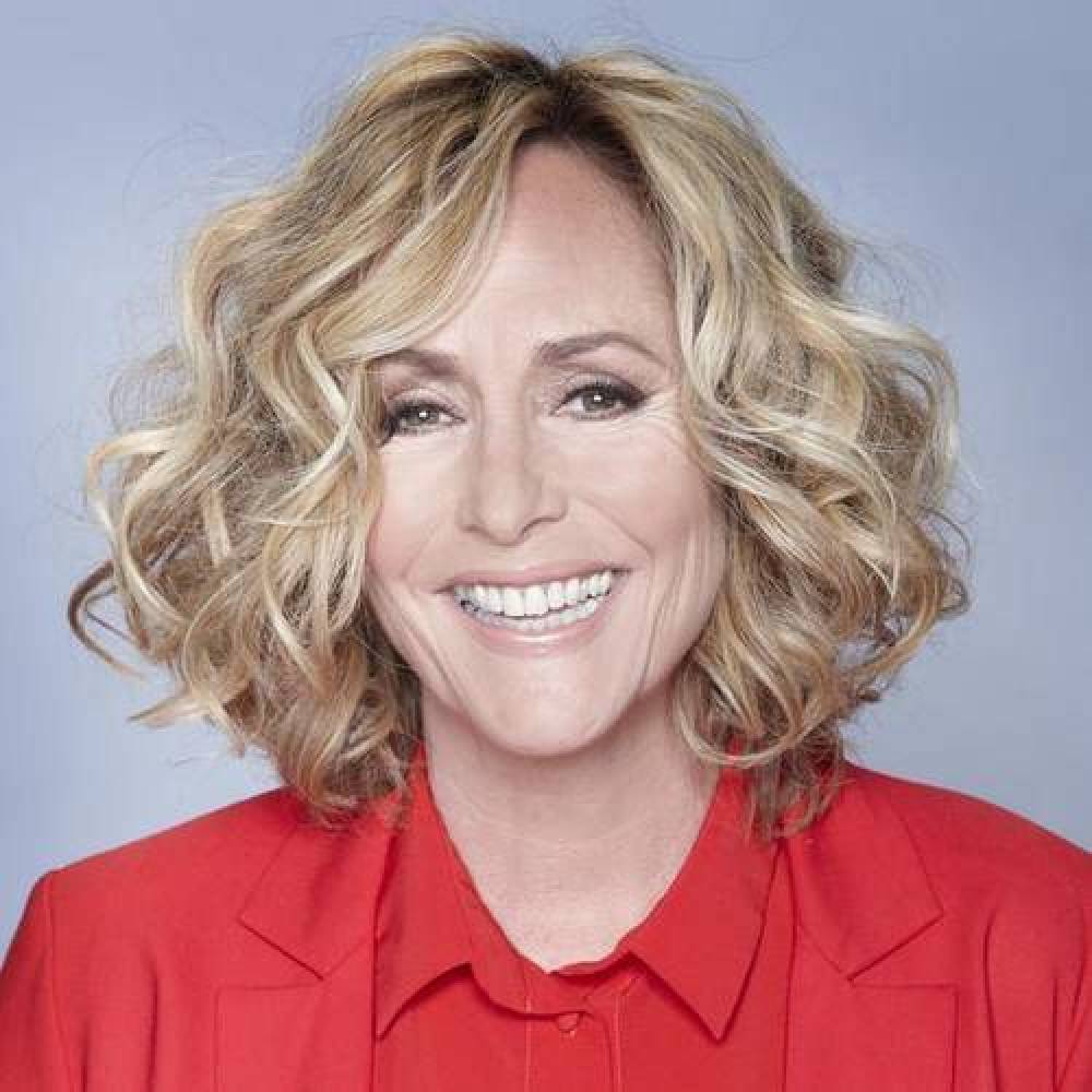 Angela Groothuizen