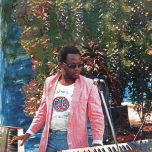 Amabano ดาวน์โหลดและฟังเพลงฮิตจาก Amabano