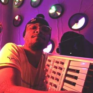 Matt Martians ดาวน์โหลดและฟังเพลงฮิตจาก Matt Martians