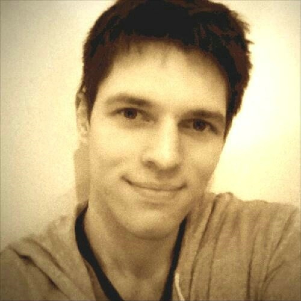 Daniel Suett