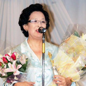 罗文姬 ดาวน์โหลดและฟังเพลงฮิตจาก 罗文姬