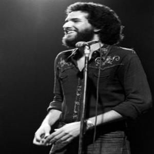Mickey Raphael ดาวน์โหลดและฟังเพลงฮิตจาก Mickey Raphael