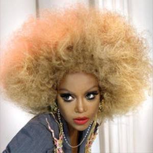 Ebony Bones ดาวน์โหลดและฟังเพลงฮิตจาก Ebony Bones