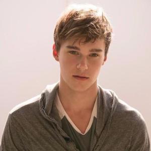 Mitchell Hope ดาวน์โหลดและฟังเพลงฮิตจาก Mitchell Hope