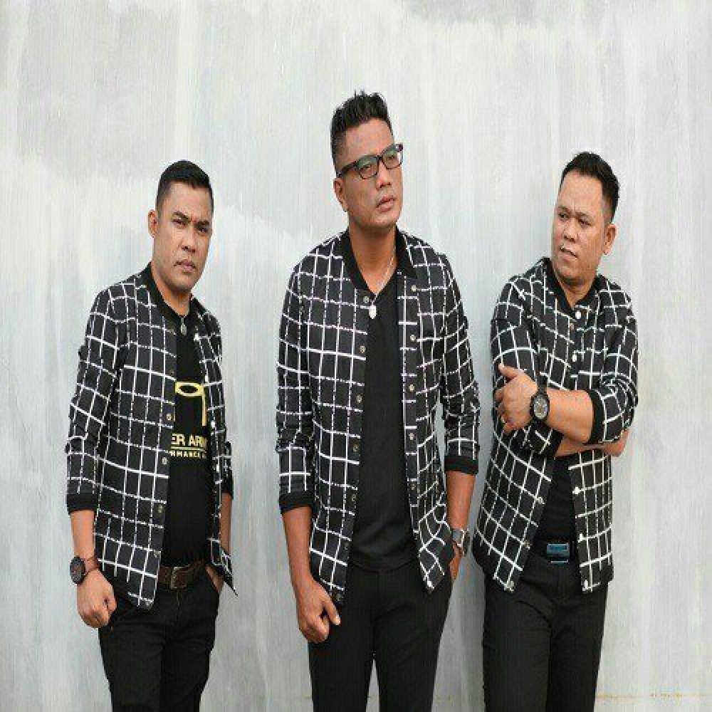 Ladostar Trio