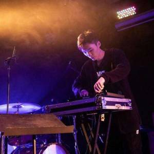 JunHo何骏 ดาวน์โหลดและฟังเพลงฮิตจาก JunHo何骏