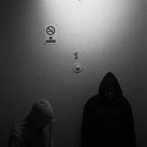 Thee Koukouvaya ดาวน์โหลดและฟังเพลงฮิตจาก Thee Koukouvaya