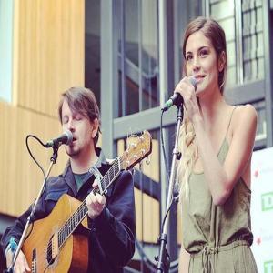 Ocie Elliott ดาวน์โหลดและฟังเพลงฮิตจาก Ocie Elliott