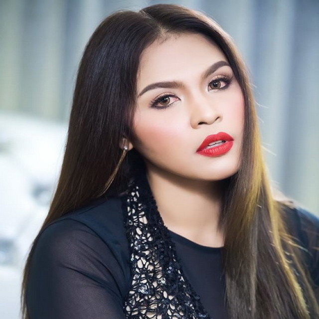 นุ้ย สุวีณา อาร์ สยาม