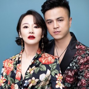 土哥云姐 ดาวน์โหลดและฟังเพลงฮิตจาก 土哥云姐