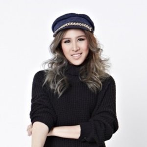เอม สาธิดา ดาวน์โหลดและฟังเพลงฮิตจาก เอม สาธิดา
