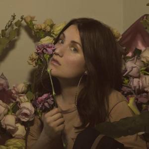Fanny Bloom ดาวน์โหลดและฟังเพลงฮิตจาก Fanny Bloom