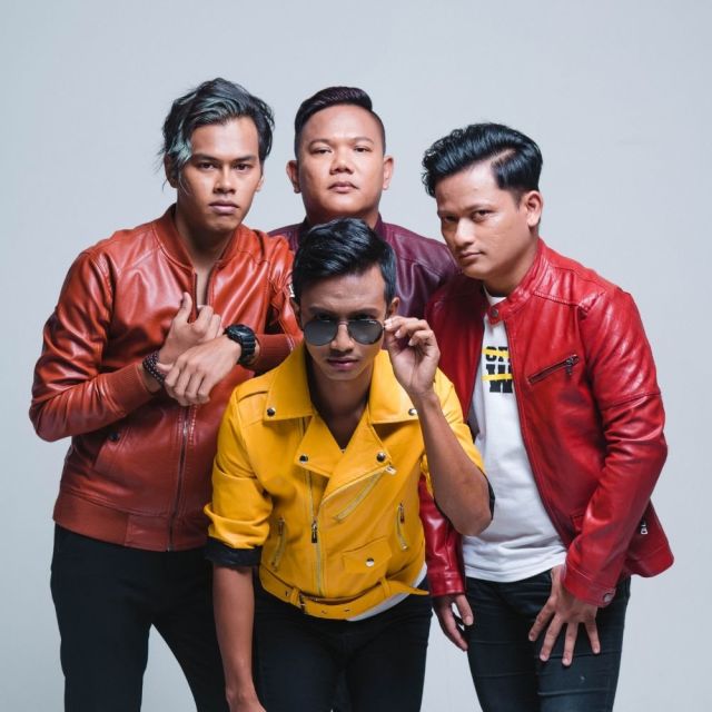 Download Azarra Band Cuma Ada Kamu Mp3 Songs Offline On Joox App Cuma Ada Kamu Song Lyrics