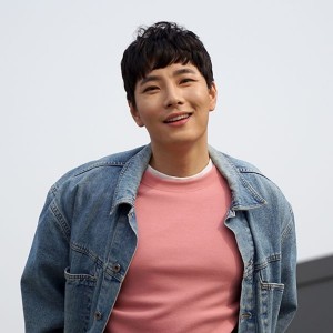 Oh Chi Young ดาวน์โหลดและฟังเพลงฮิตจาก Oh Chi Young
