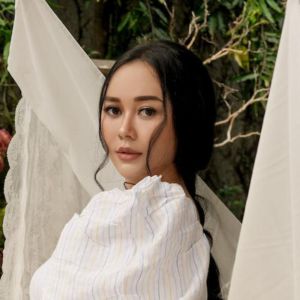 Aura Kasih ดาวน์โหลดและฟังเพลงฮิตจาก Aura Kasih