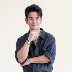 Gun Napat ดาวน์โหลดและฟังเพลงฮิตจาก Gun Napat